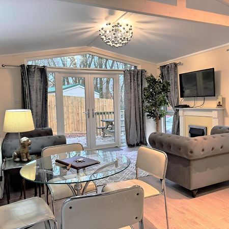 Welsh Villa-Hot Tub-Tenby-Carmarthen-Forestsetting Luaran gambar